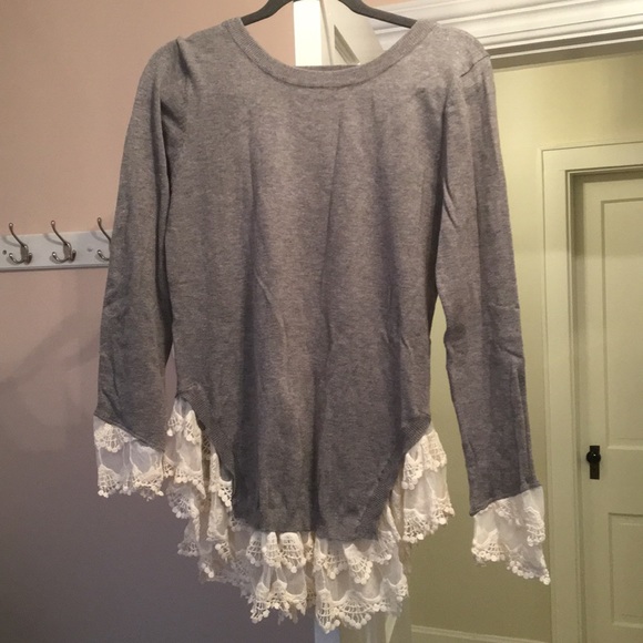 L love Sweaters - Grey Sweater with Lace